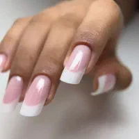 آموزش تخصصی کاشت ناخن با ۵۰ درصد تخفیف ویژه