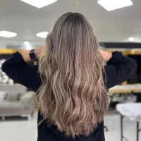 رنگ و لایت تخصصی مو با تخفیف ویژه برای این هفته|خدمات آرایشگری و زیبایی|خرم‌آباد, |دیوار