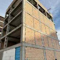 بنایی ساختمان آجر چینی.پلاستر و کاشی کاری