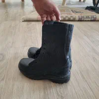 یک جفت پوتین نو شمارهی ۴۰