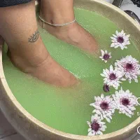 مدل برای پدیکور و کاشت و ترمیم ناخن