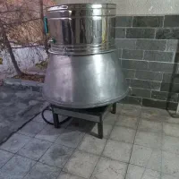 دیگ ۵۰۰لیتری و اجاق گاز و دستگاه تقصیر هر ۳تا