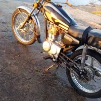 یک‌دستگاه‌متور‌سیکلت‌‌هوندا‌125