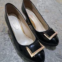 کفش مجلسی|کیف، کفش، کمربند|اندیشه, اندیشه فاز ۶|دیوار