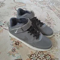 کفش اسپرت نو|کیف، کفش، کمربند|هشتگرد, هشتگرد قدیم|دیوار