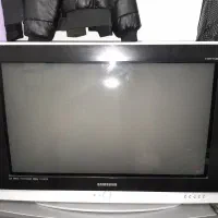 یک دستگاه تلوزیون