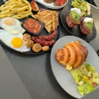 کار در کافه