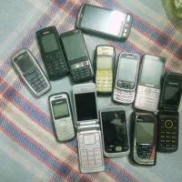 گوشی ساده و لمسی سالم و خراب همگی با هم