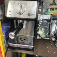 قهوه ساز Delonghi اصل کاملا سالم با کارتون