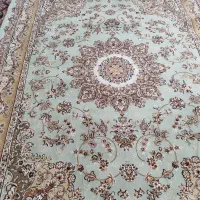 فرش ۹متری زمینه نقره ای