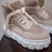 یک جفت پوتین بدون استفاده نو نو خیلی راحت سایز۳۹