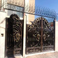در حیاطی درب، درب فرفورژه درباغ، لادن ترک|خدمات پیشه و مهارت|اصفهان, باغ دریاچه|دیوار