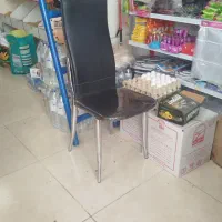 فروشنده در سوپر مارکت