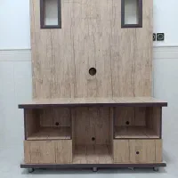 میز تلویزیون کار کرده