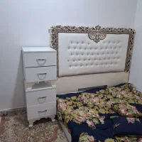 یک عدد تخت با دوشک پا تختی...