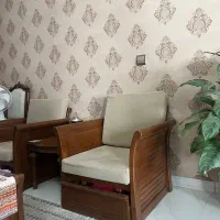 مبل نیم ست چوب روس و میز وسط ۴ نفره کشو دار|مبلمان خانگی و میز عسلی|کرج, باغستان|دیوار