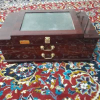 بااحترام حدمت همشهریان  یک عدد میز آرایشی