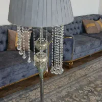 آباژور ایستاده