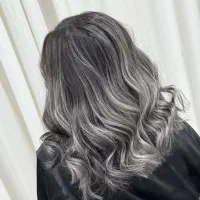 نیازمند مدل برای رنگ