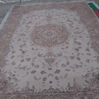 باسلام یک تخته فرش ۹متری به فروش میرسد