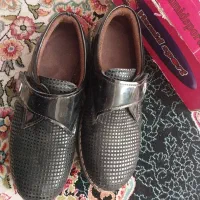 کفش پسرانه ورنی سایز38|کفش و لباس بچه|قم, سراجه|دیوار