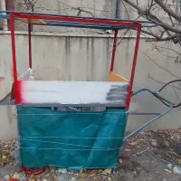 گاری غذای خیابانی