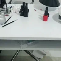 میز ناخن و صندلی