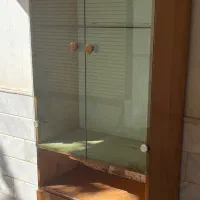 کمد چوبی ایستاده