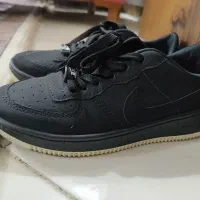 دو جفت کفش کتونی