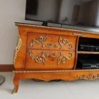 میز تی وی معرق و برنز کاری شده در حد نو|میز تلویزیون|فردیس, شهرک هفده شهریور|دیوار