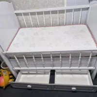 تخت نوزادی با تشک