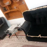 مبل مخمل 7 نفره همراه با عسلی و جلو مبلی|مبلمان خانگی و میز عسلی|پارس‌آباد, |دیوار