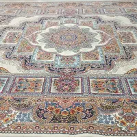 یک تخت فرش ۹ نتری ۷۰۰ شانه