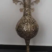 گلدان برنز کنار سالنی