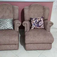 مبل راحتی ۷نفره با میزوسط و ۴عدد عسلی شیشه ای