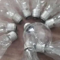 لامپ قدیمی زرد رنگ ۱۰۰وات