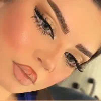 خدمات تخصصی میکاپ، زیبایی و آموزش با شرایط