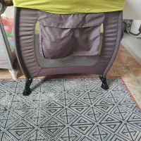 تخت کنار مادر گهواره|تخت و صندلی بچه|گلبهار, شهر جدید گلبهار|دیوار