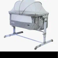 تخت کنار مادر