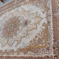 یک عدد فرش ۹متری سالم وتمیز