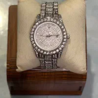 ساعت نگین دار|ساعت|اندیشه, اندیشه فاز ۱|دیوار