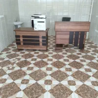 میز تحریر و کامپیوتر