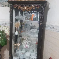 گلدان و بوفه کارکرده