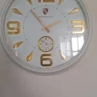 ساعت دیواری در حد