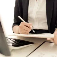 استخدام مشاور فروش و منشی ساده و کارمنداداری