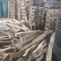 نیازمند. شاگرد نجاری