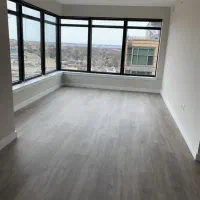 بهاران، سه خواب خوش معامله، لو‌کس تراس میزخور