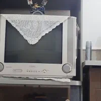 تلوزیون ومیز تلوزیون