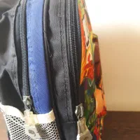 کیف مدرسه|کیف، کفش، کمربند|رشت, چله خانه|دیوار