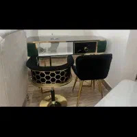 میز و صندلی های ناخن کار|آرایشگاه و سالن‌های زیبایی|ارومیه, |دیوار